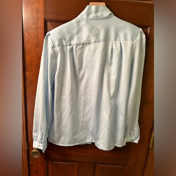 KAKI ROBERTS VTG Ice Blue blouse with shoulder pads. Size unknown - Picture 4 of 6